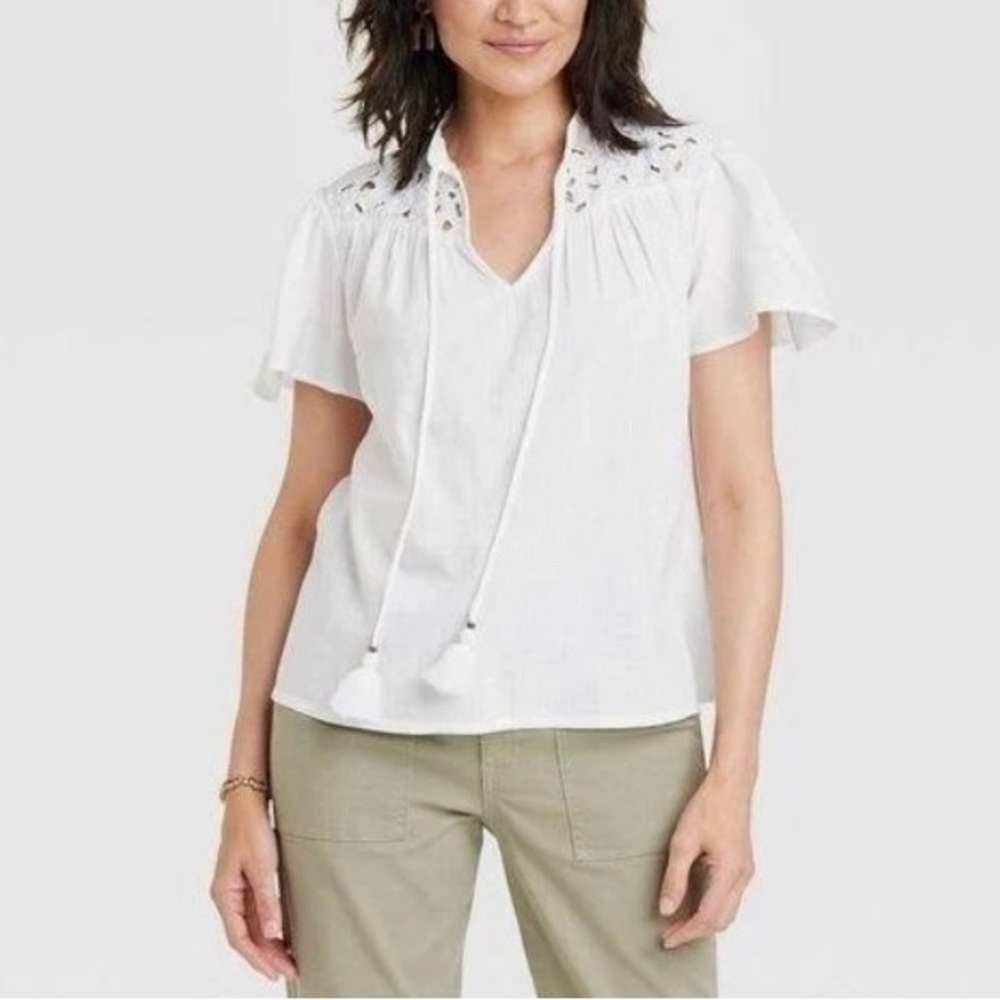 Knox Rose Women’s White Short Sleeve Eyelet V-Neck Front Tie Top/Blouse Size L